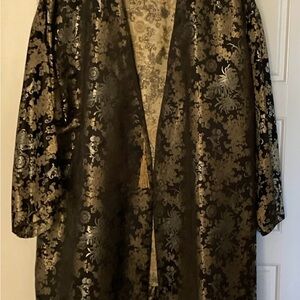 Elegant Black and Brocade Floral Kimono - NWOT - Size